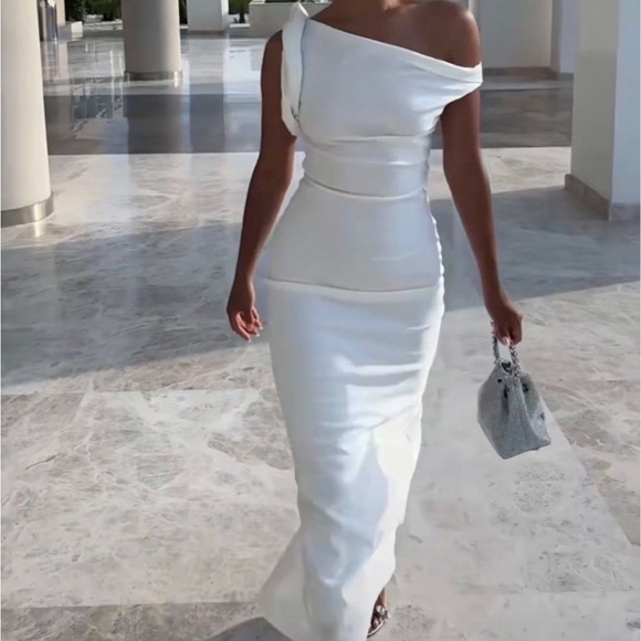 Zara dress - Picture 5 of 8